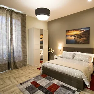 romeo-luxury-apartment.sicilyhotelsitaly.net/